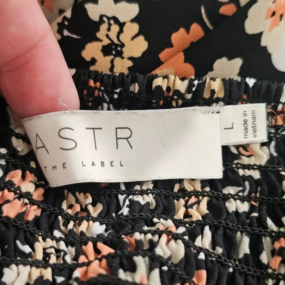 ASTR THE LABEL Floral Crop Top in Black-Rust Multi Size L